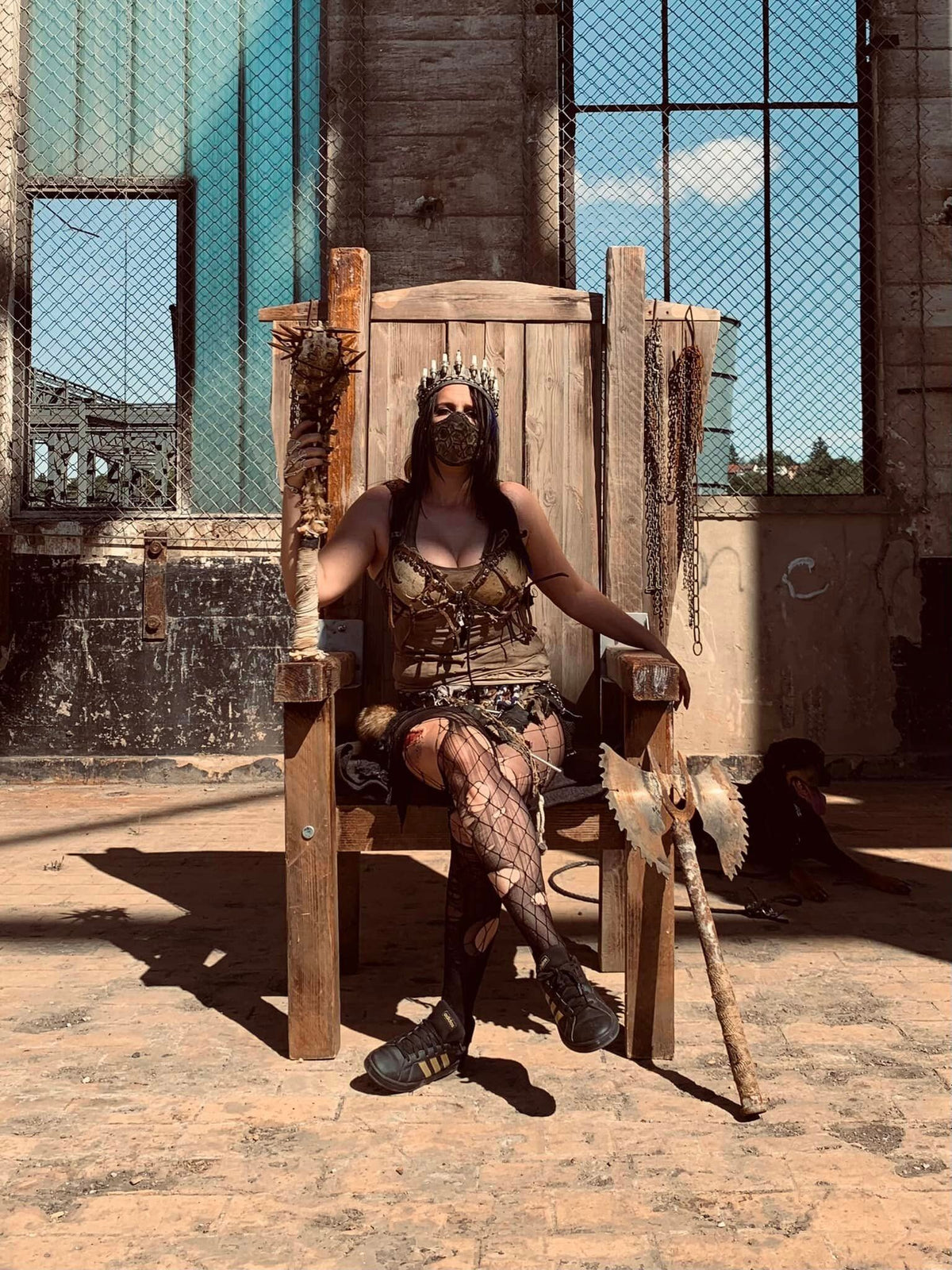 Wasteland King - Endzeit Krone mit Zündkerzen